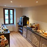 Hotel Logis Archambeau Thonac