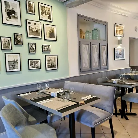 Logis Archambeau 3* Thonac