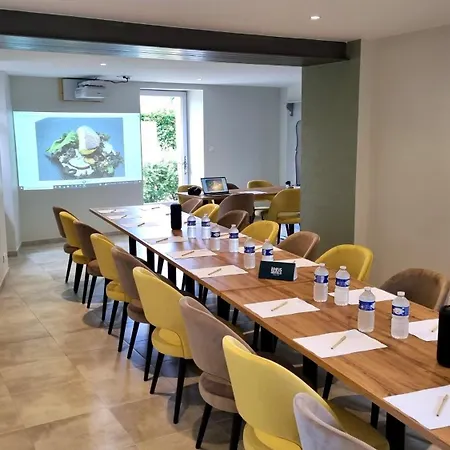 Logis Archambeau Hotell Thonac