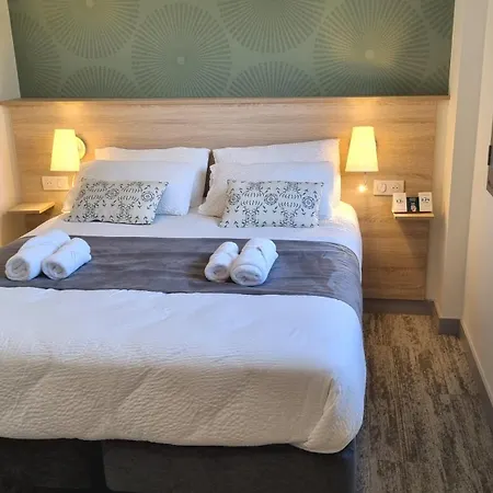 Hotell Logis Archambeau Thonac