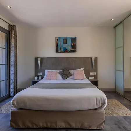Logis Archambeau Hotell 3*