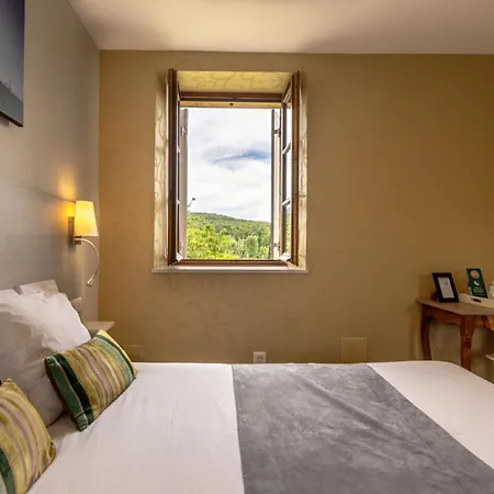 Logis Archambeau Hotel 3*