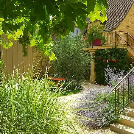 Logis Archambeau 3* Thonac