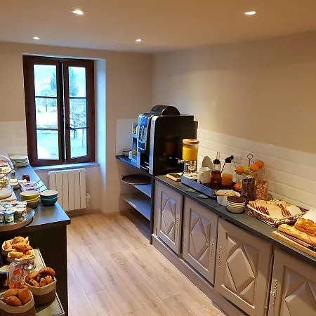Hotell Logis Archambeau Thonac