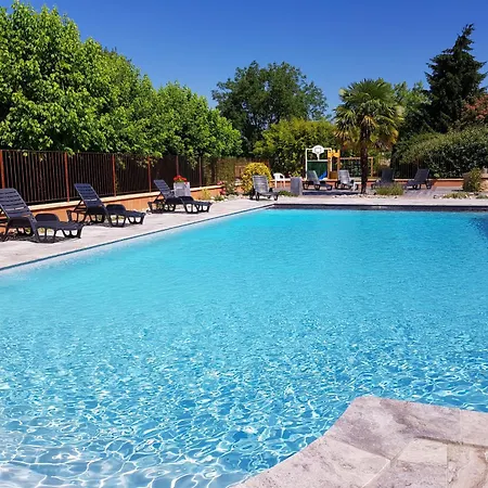 Logis Archambeau 3* Thonac