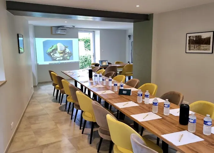 Logis Archambeau Hotel Thonac