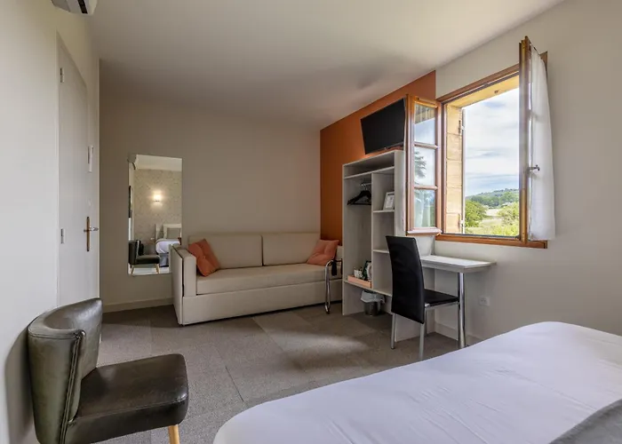 Logis Archambeau Hotel 3*