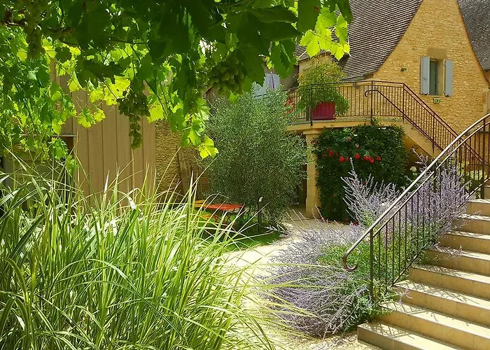 Logis Archambeau 3* Thonac