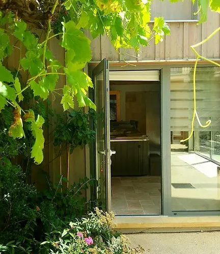 Logis Archambeau Hotel 3*