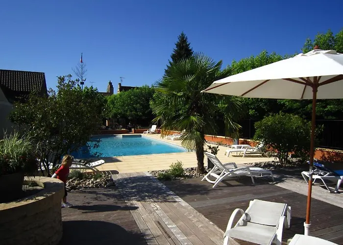 Logis Archambeau 3* Thonac