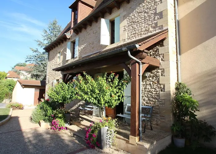 Logis Archambeau 3* Thonac