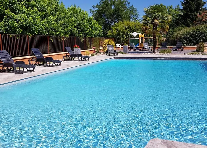 Logis Archambeau 3* Thonac