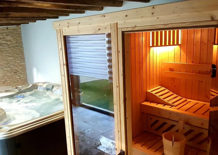 Logis Archambeau Hotel 3*