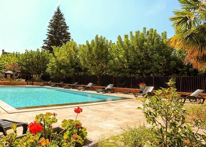 Logis Archambeau Hotel 3*